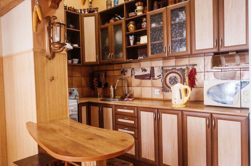 Apartment Na Shevchenka 3 Lviv Ngoại thất bức ảnh