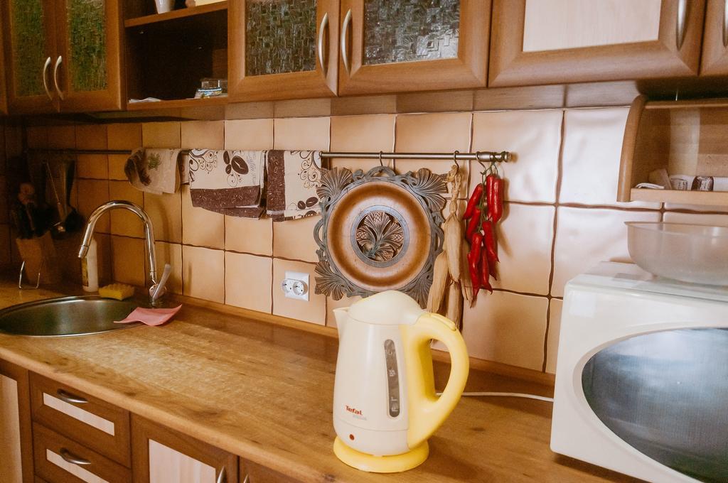 Apartment Na Shevchenka 3 Lviv Ngoại thất bức ảnh